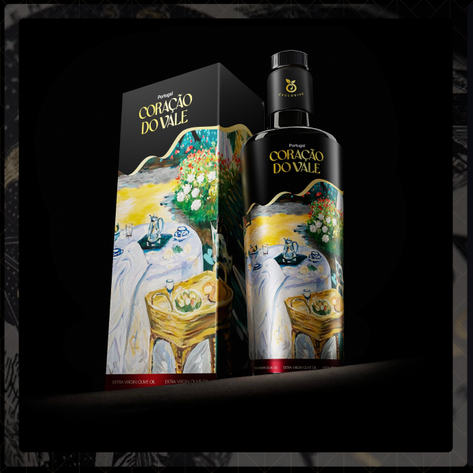 Hand-painted Coração do Vale box and bottle